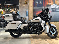 Ultra Limited Harley-Davidson (FLHTK), 2024 White Onyx Pearl/Black