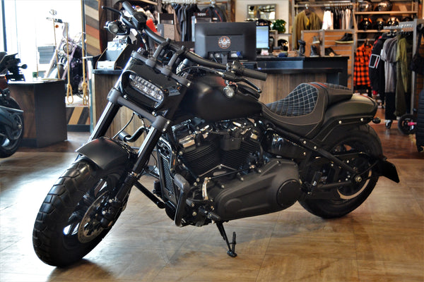 Мотоцикл Harley Davidson Softail Fat Bob 114 2018 обзор