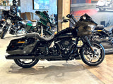 Road Glide 117 Harley-Davidson 2024 (Vivid Black/Black Trim)