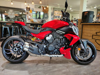 Ducati Diavel V4 (2023) RED