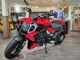 Ducati Diavel V4 (2023) RED