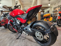 Ducati Diavel V4 (2023) RED