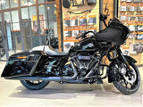 Road Glide Special 114 Harley-Davidson (Black Option)