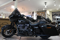 Street Glide Special 114  Harley-Davidson Vivid Black - Black Finish